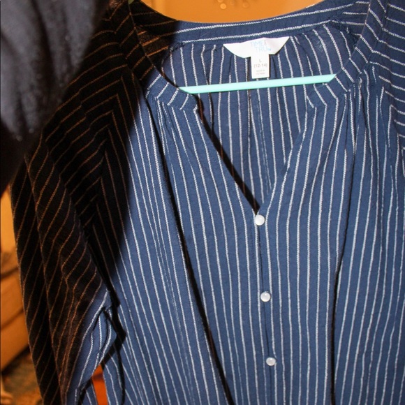 Time and Tru Blue Striped Blouse. Ribbed end, button down. Size L (12-14) - Picture 4 of 4
